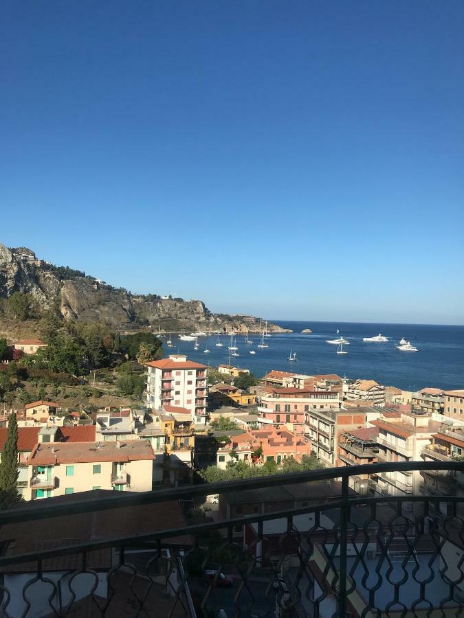 Baia Taormina Apartment Giardini Naxos Esterno foto